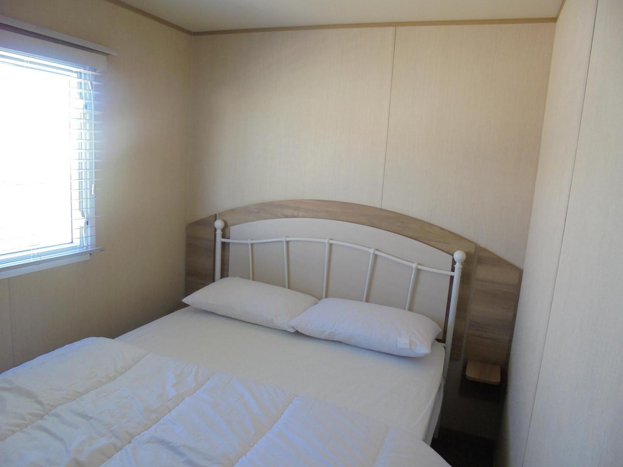 Kingfisher Horizon V 8 Berth Heated Close To Site Entrance