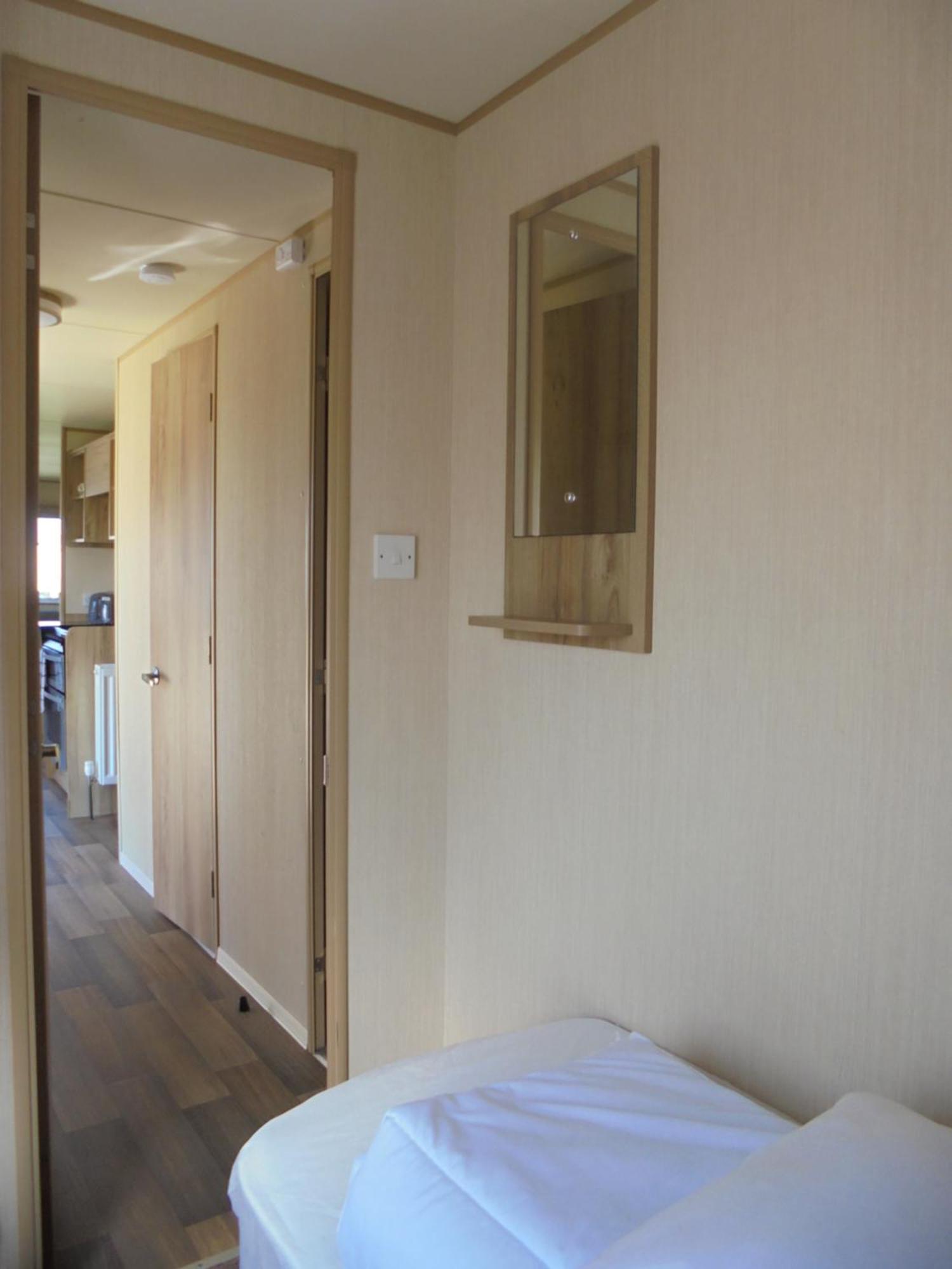 Holiday home Kingfisher Horizon V 8 Berth Heated Close To Site Entrance *
