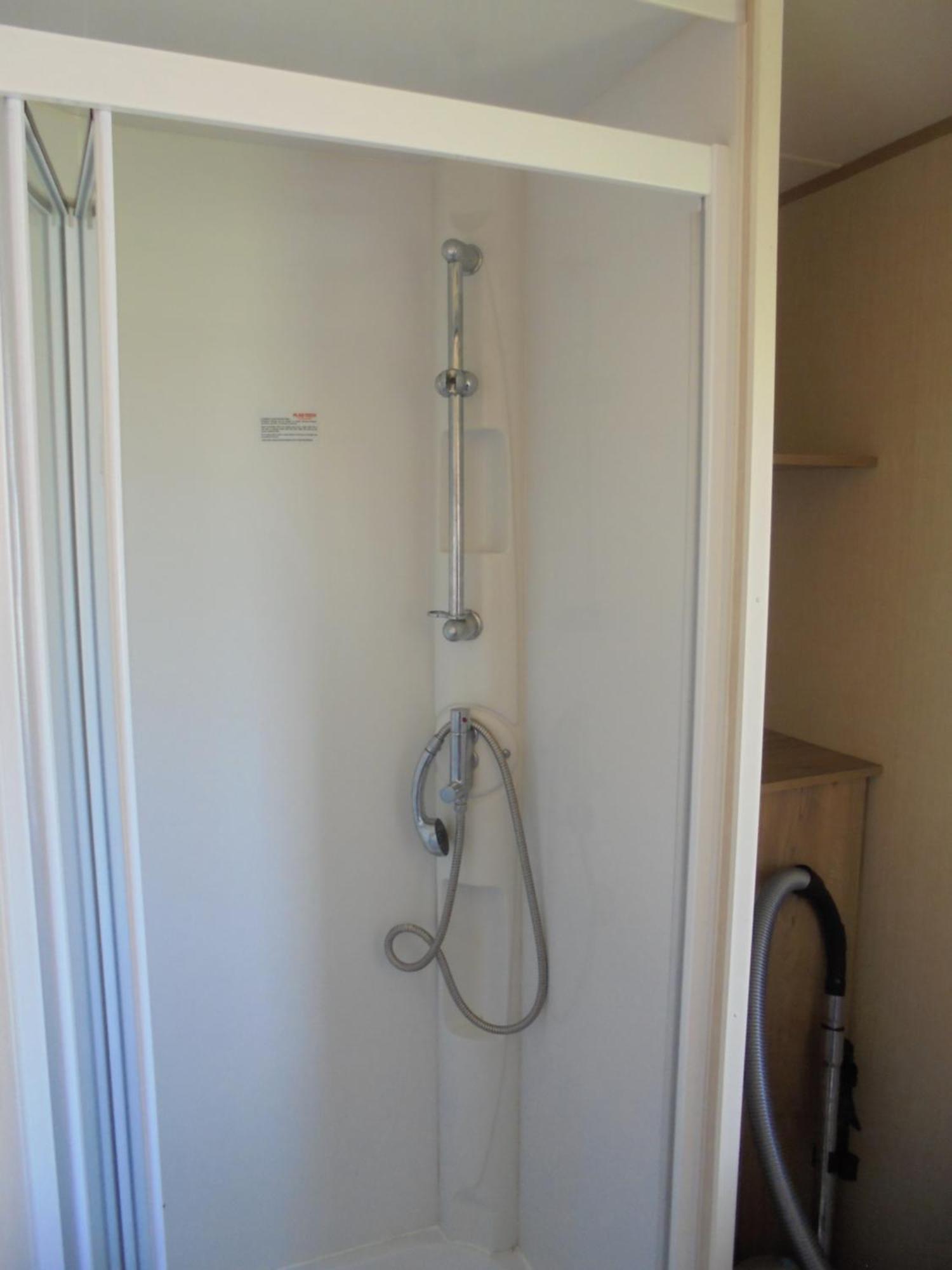 Kingfisher Horizon V 8 Berth Heated Close To Site Entrance *