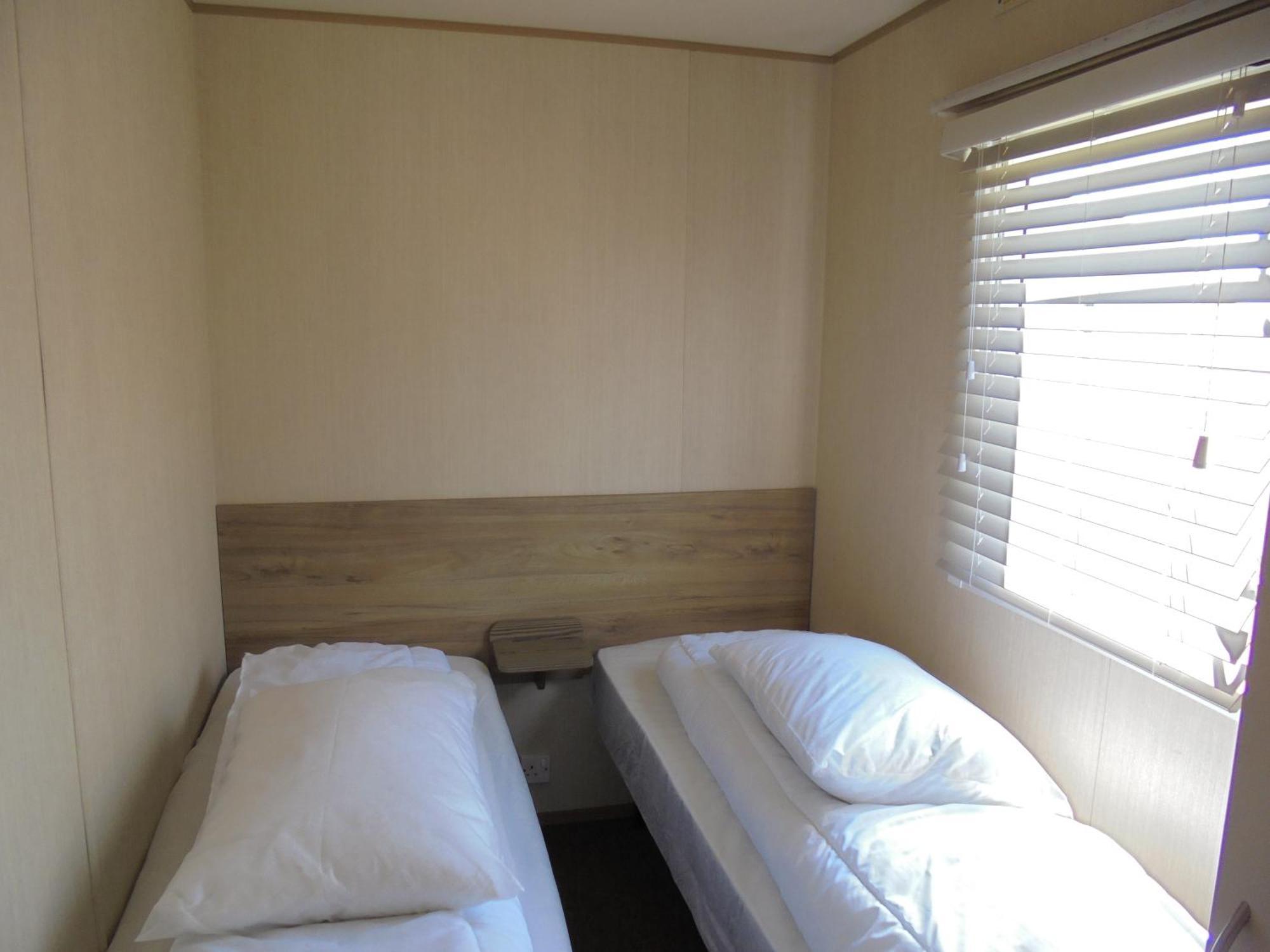 Kingfisher Horizon V 8 Berth Heated Close To Site Entrance